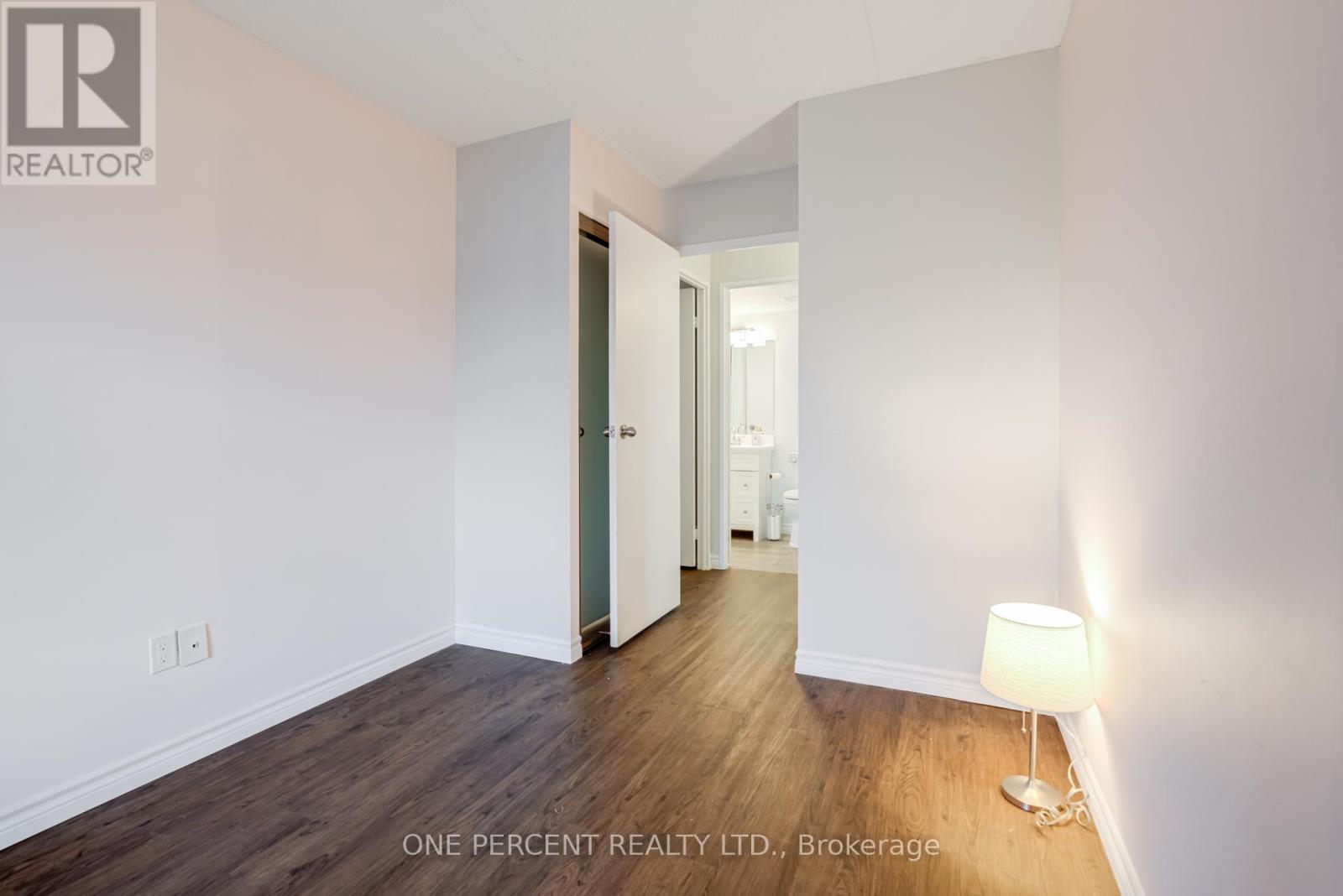#406 15390 YONGE STREET - 31