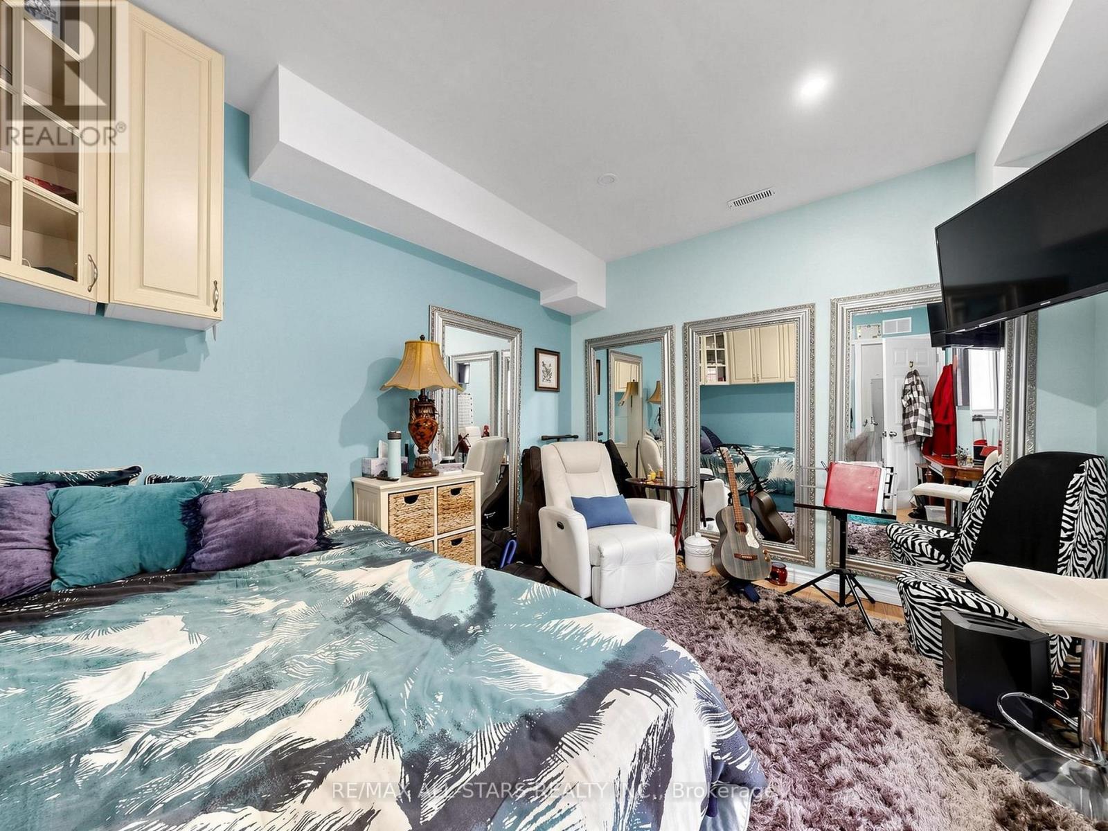 374 ADELINE DRIVE - 15