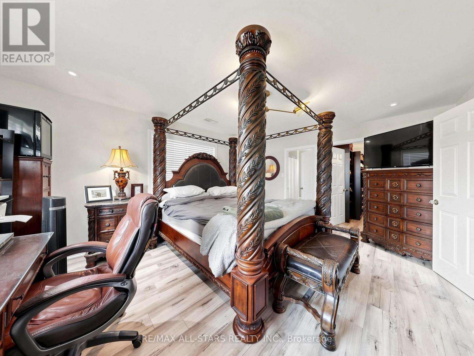 374 ADELINE DRIVE - 20