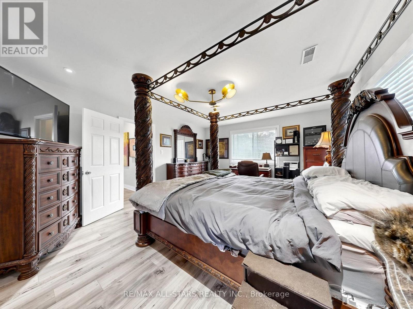 374 ADELINE DRIVE - 21