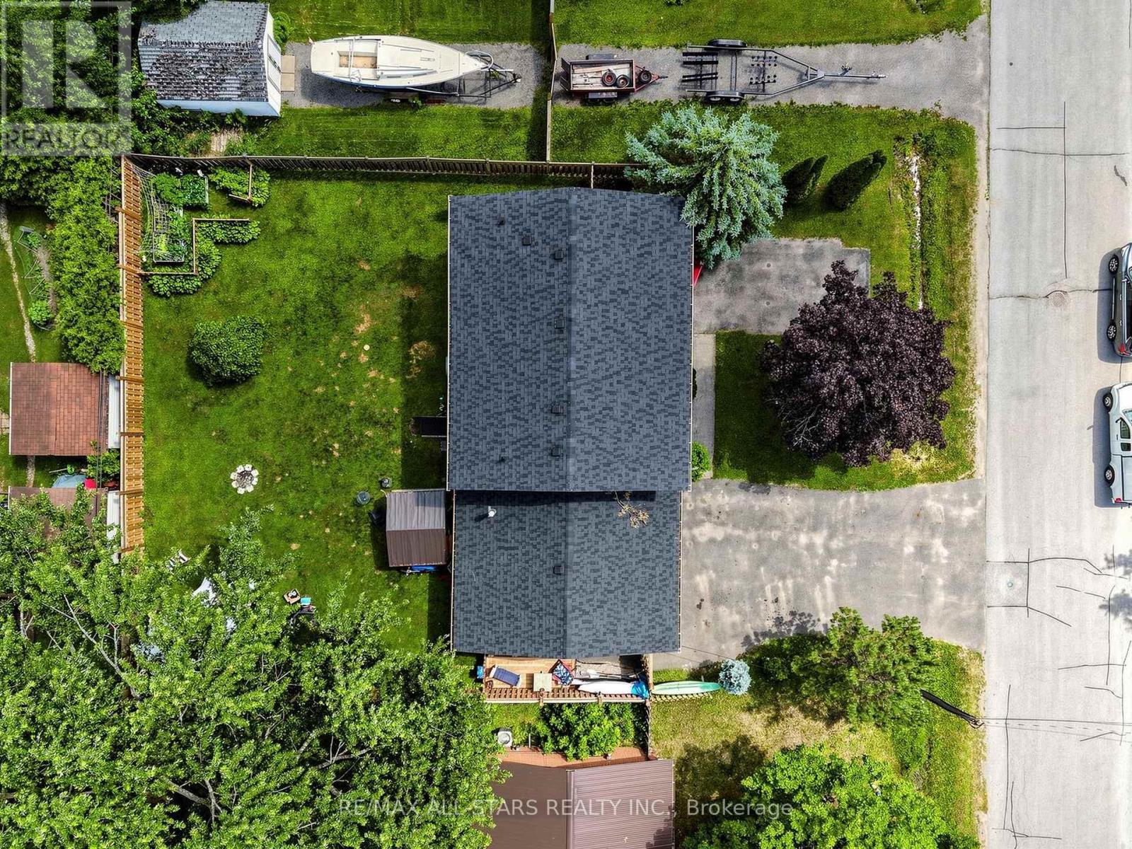 374 ADELINE DRIVE - 34