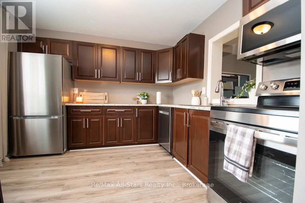 #16 72 MARTIN ROAD - Image 18