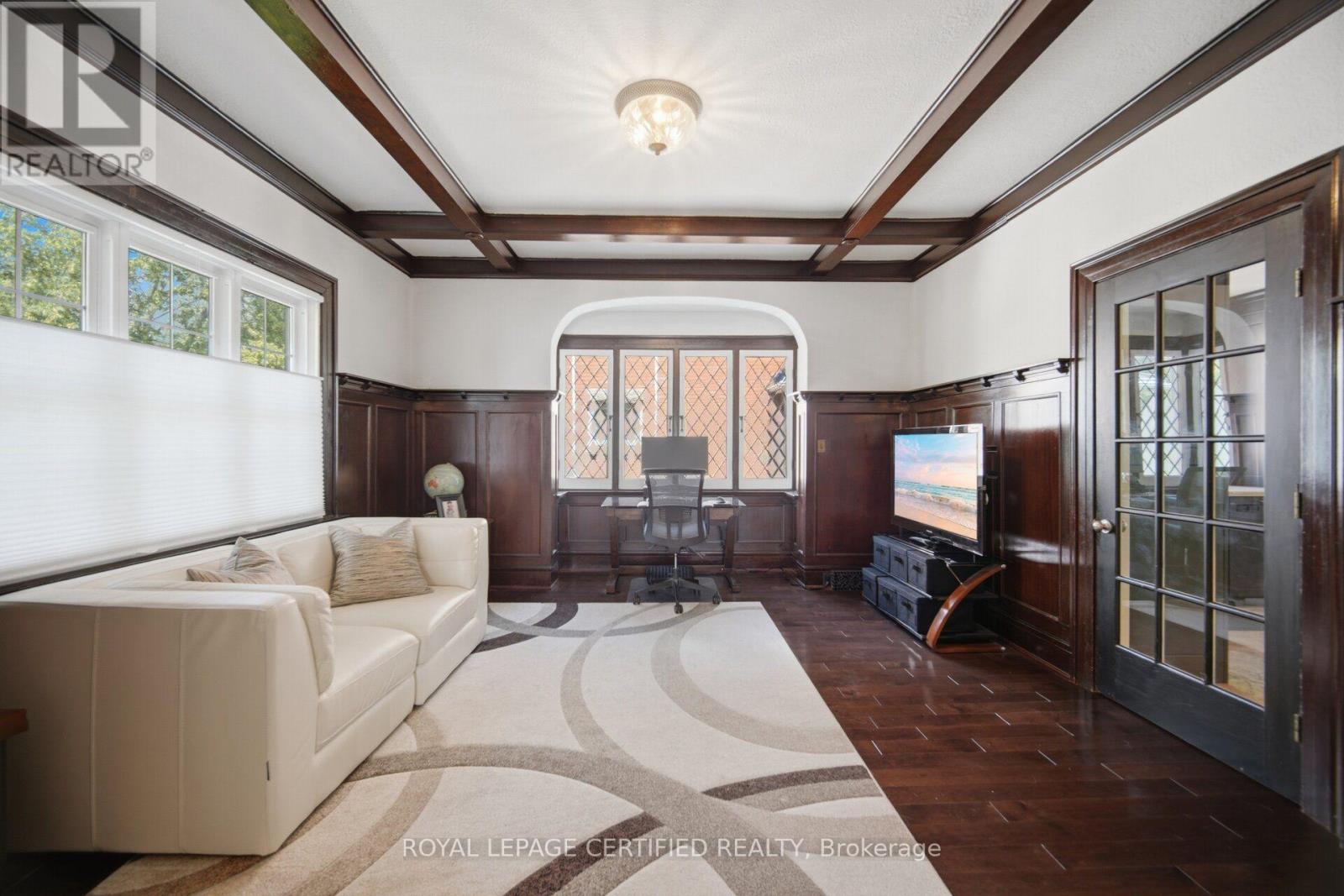 8 ELIZABETH STREET S - Image 12