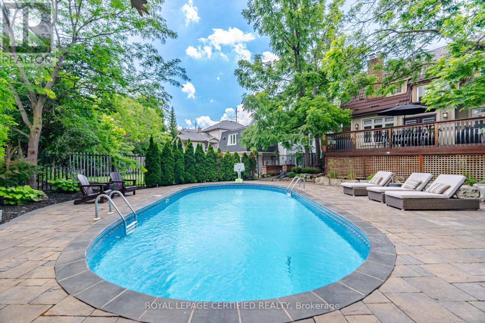 8 ELIZABETH STREET S - 45