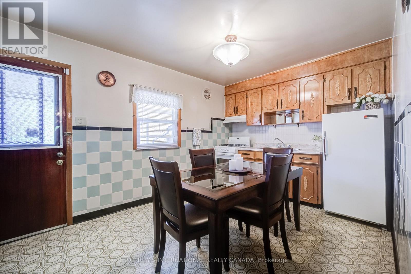157 ASCOT AVENUE - 12