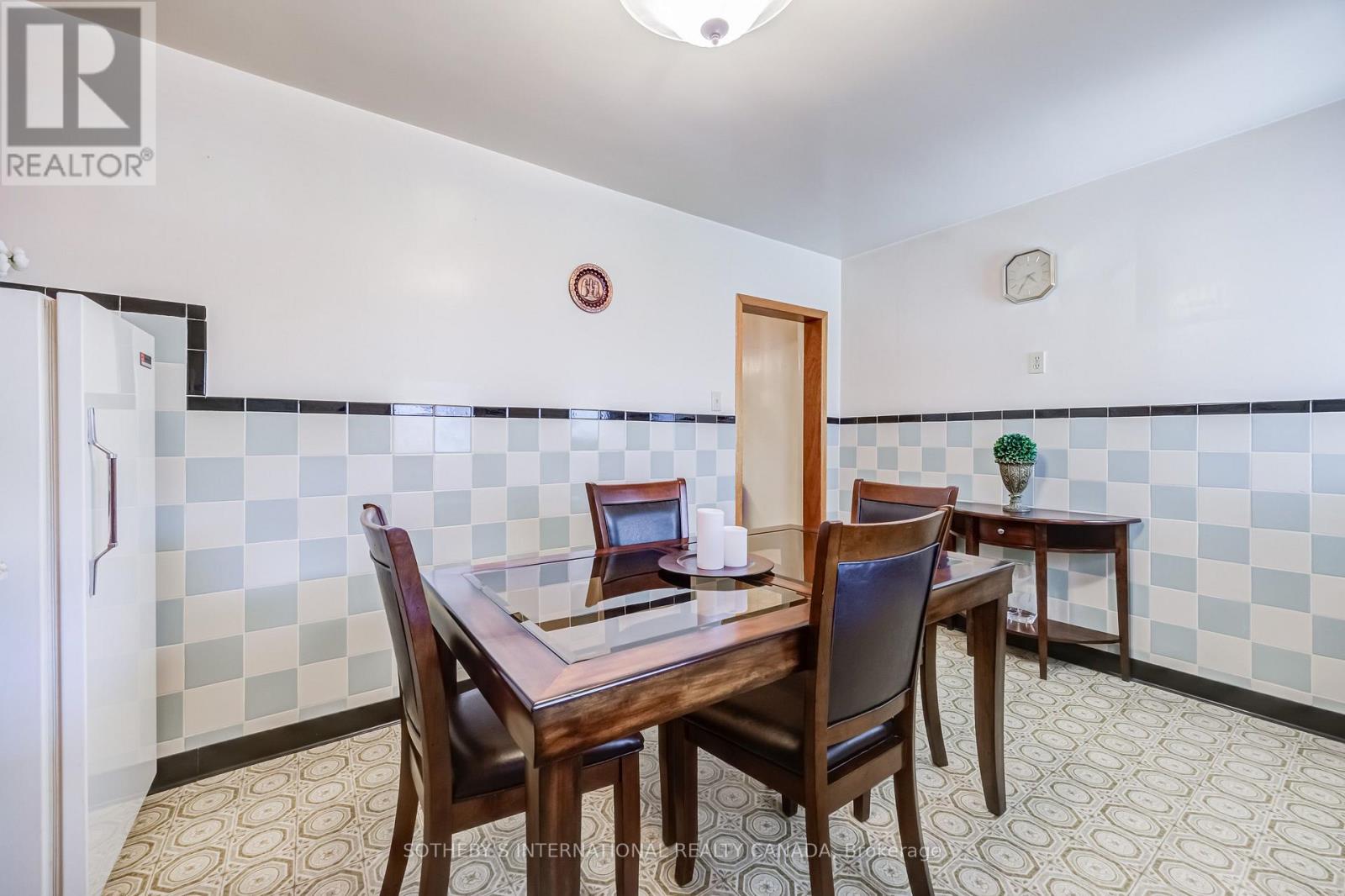 157 ASCOT AVENUE - 14