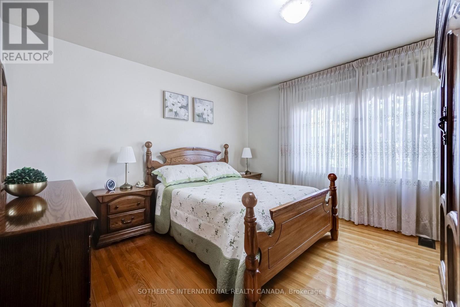 157 ASCOT AVENUE - 19