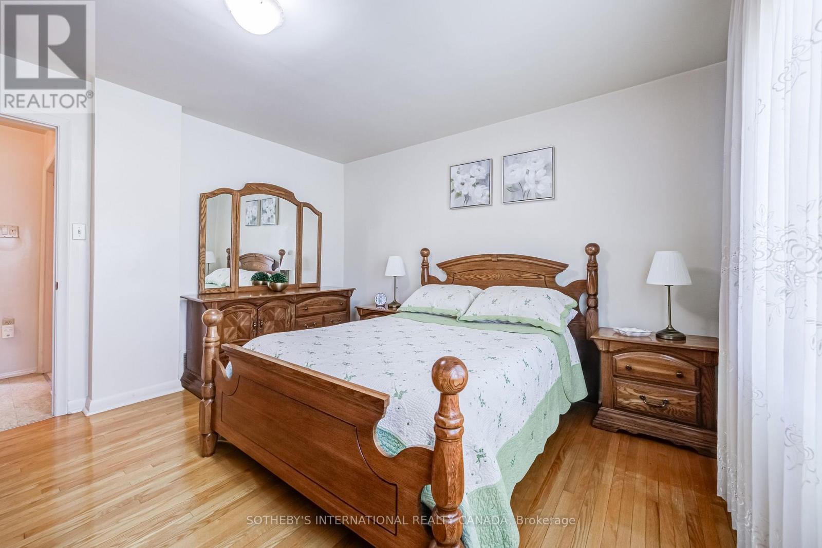 157 ASCOT AVENUE - 21