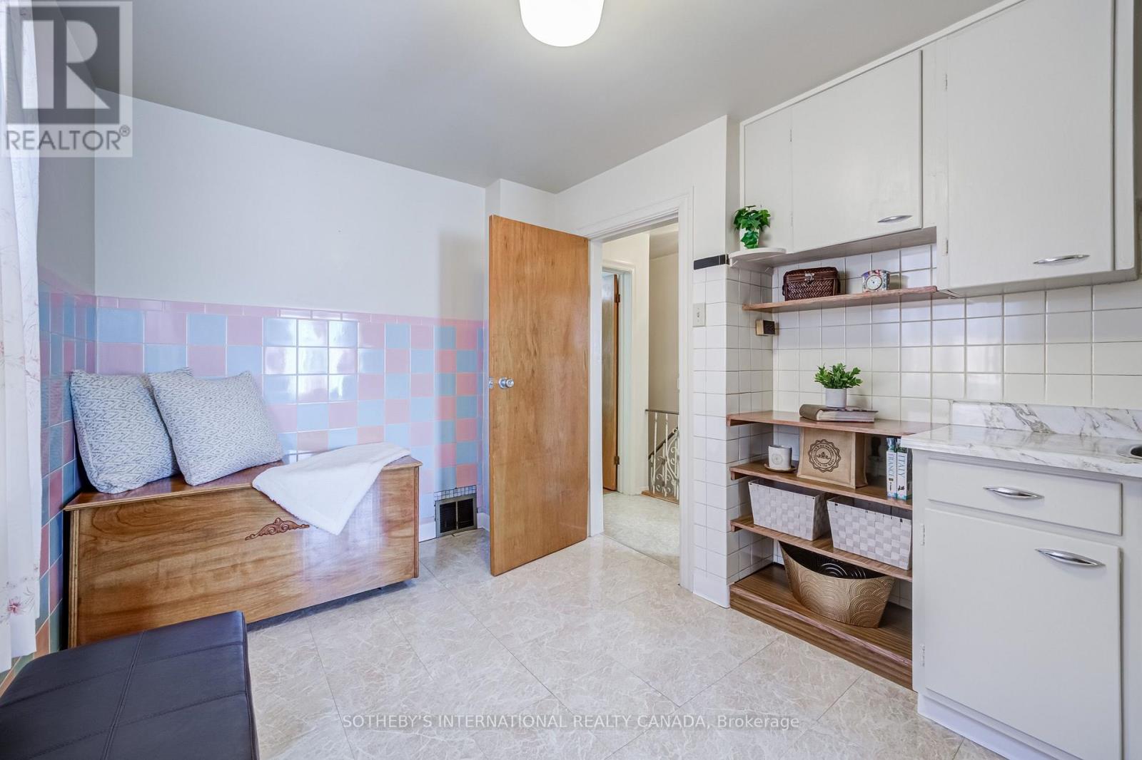 157 ASCOT AVENUE - 26