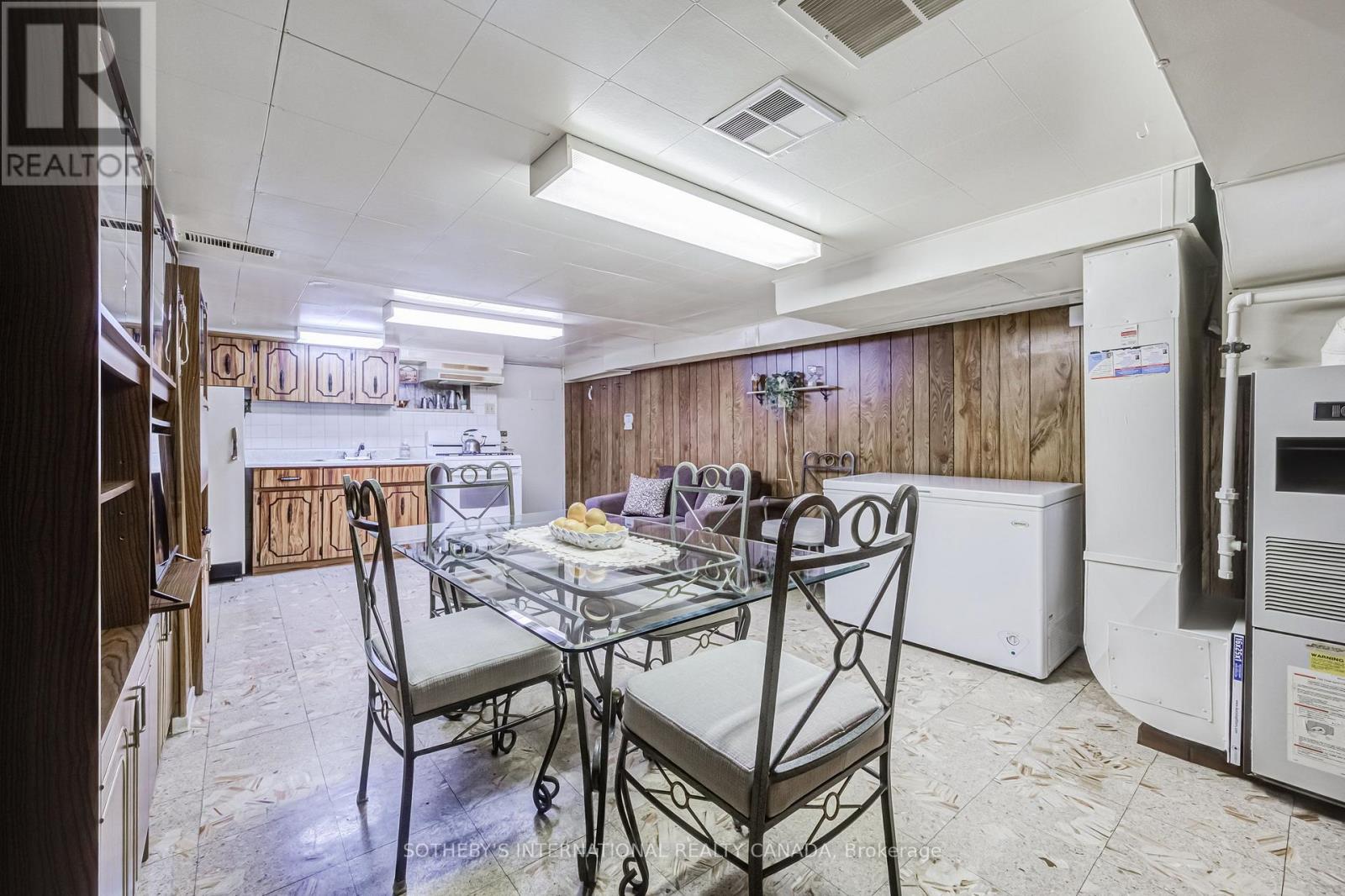 157 ASCOT AVENUE - 32