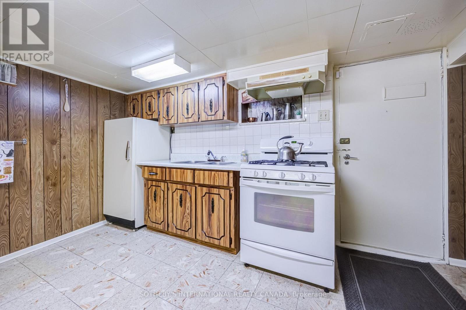 157 ASCOT AVENUE - 36