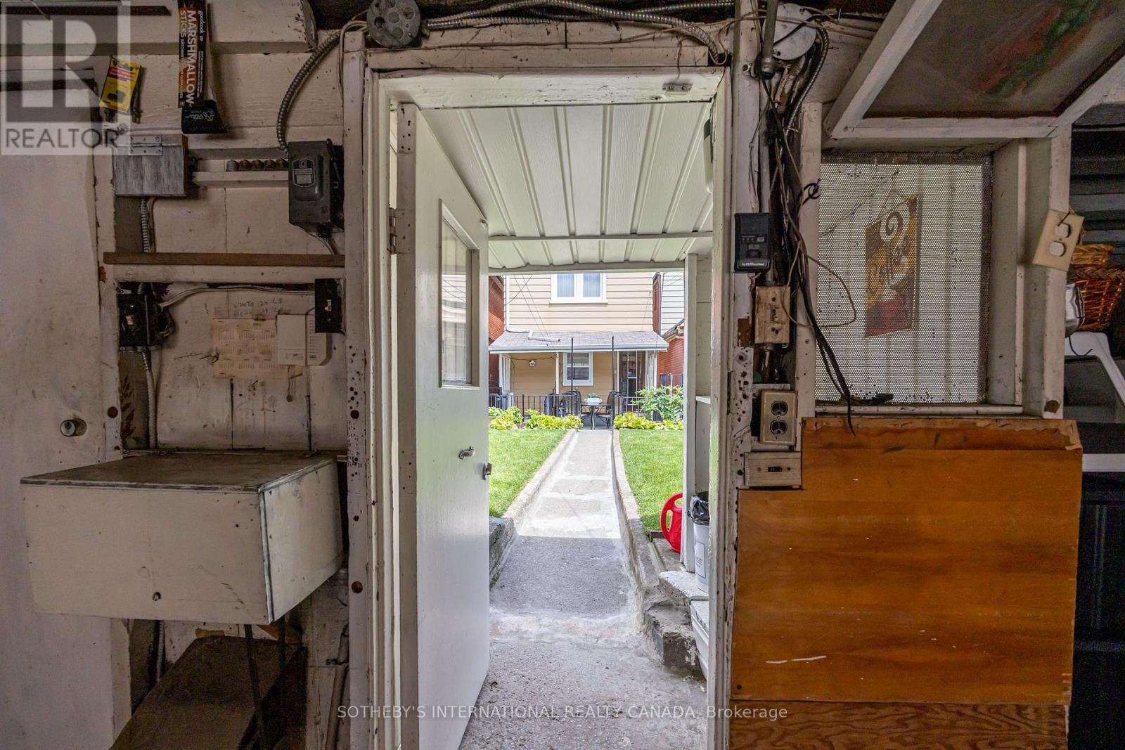 157 ASCOT AVENUE - 49
