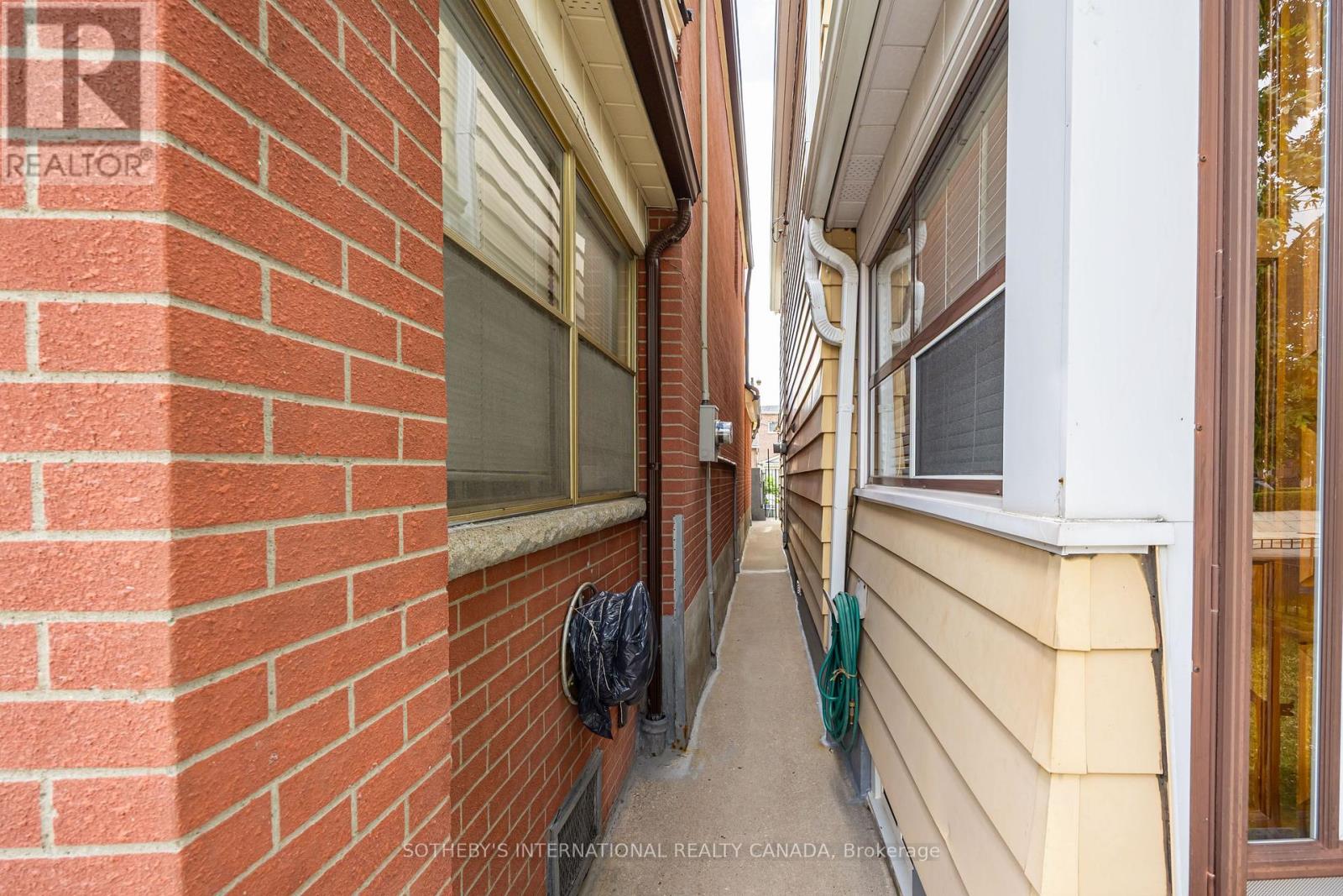 157 ASCOT AVENUE - 50