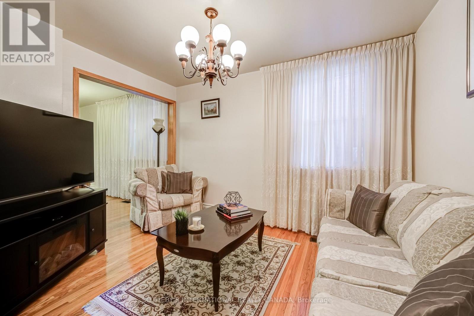 157 ASCOT AVENUE - 6