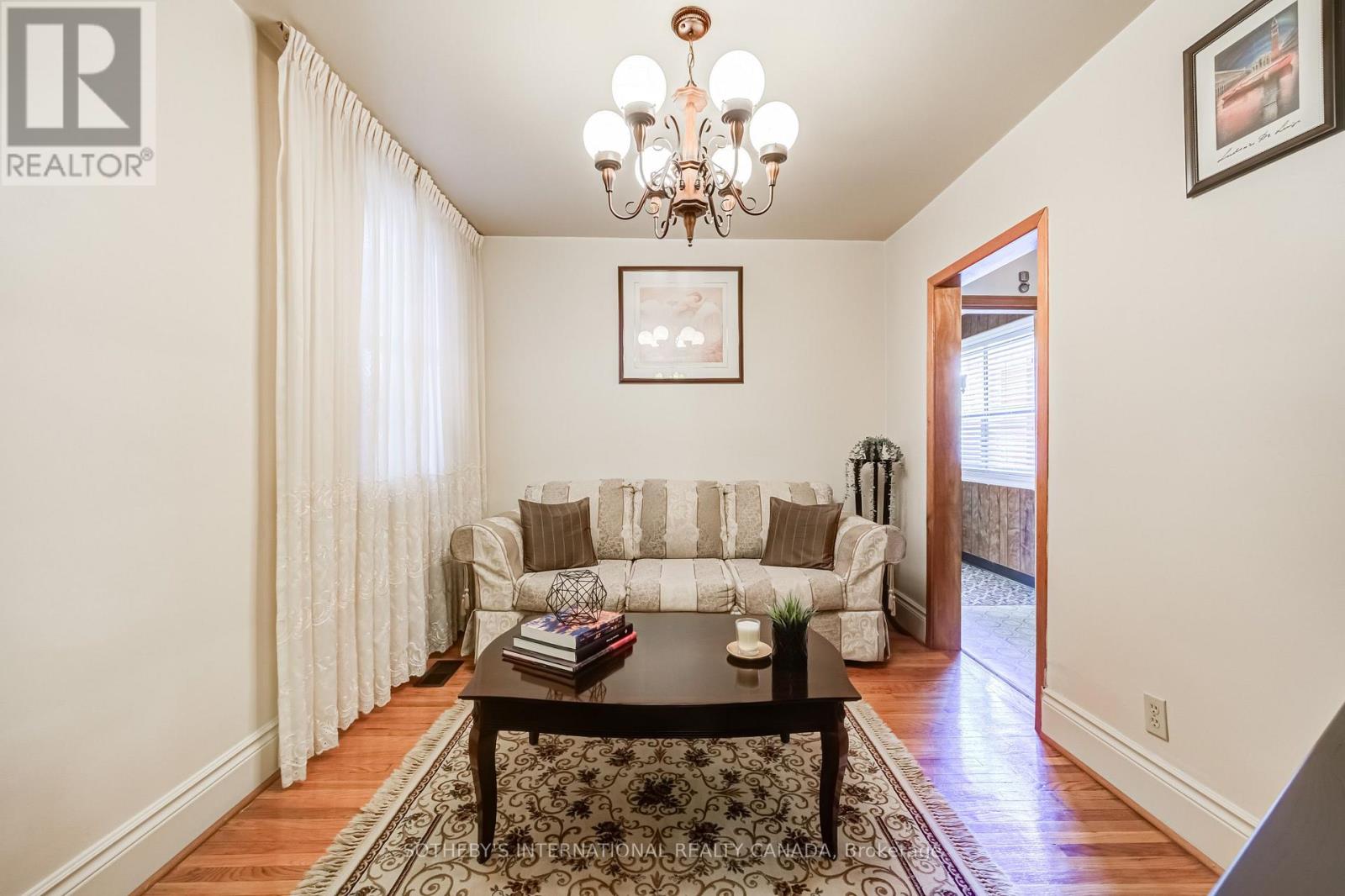 157 ASCOT AVENUE - 7