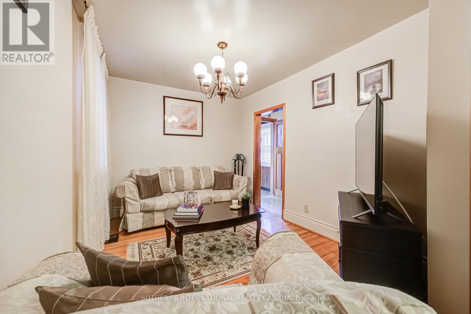 157 ASCOT AVENUE - 8