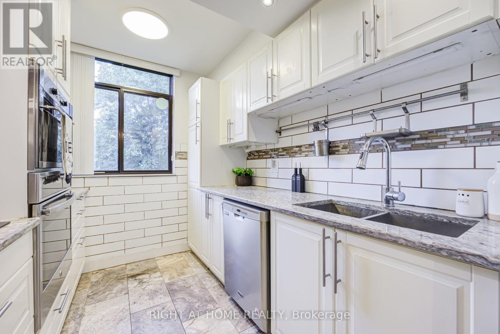#426 2645 JANE STREET - 11