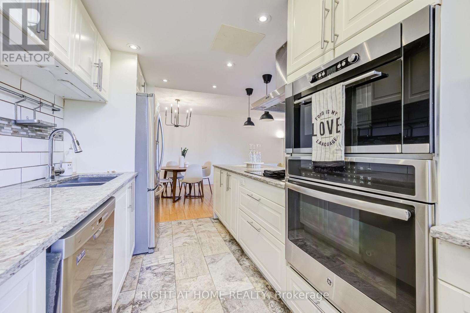 #426 2645 JANE STREET - 13