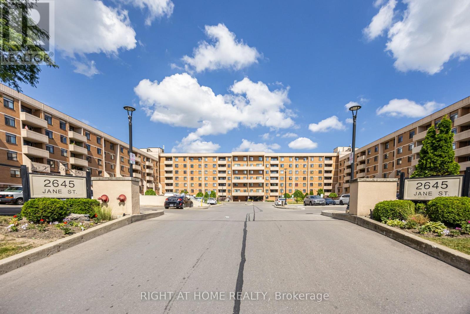 #426 2645 JANE STREET - 38