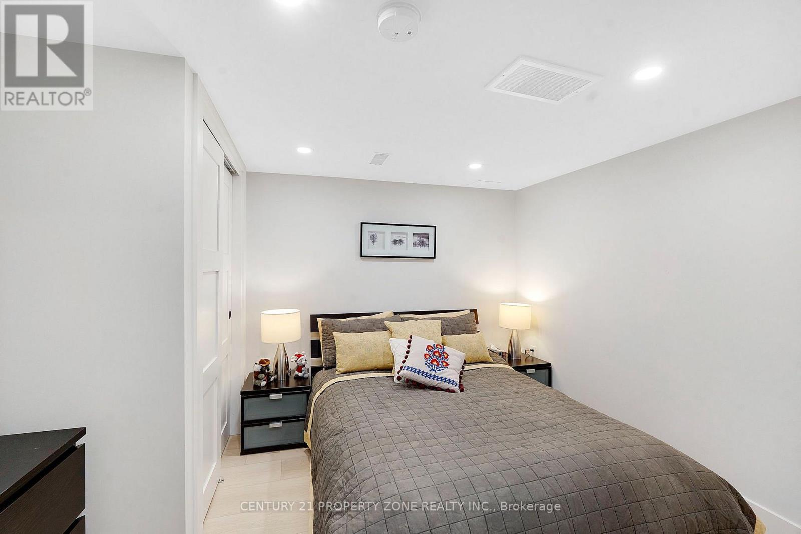 1083 SAVOLINE BOULEVARD - 34