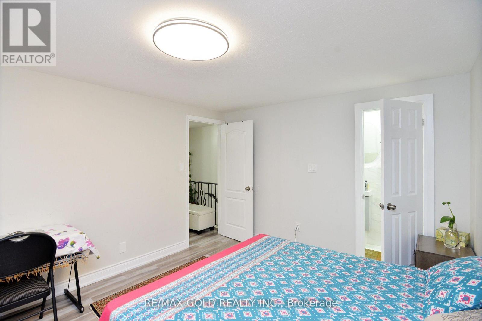 48 GARSIDE CRESCENT - 26