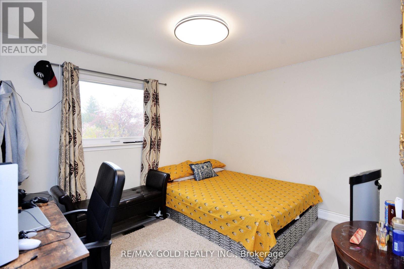 48 GARSIDE CRESCENT - 21
