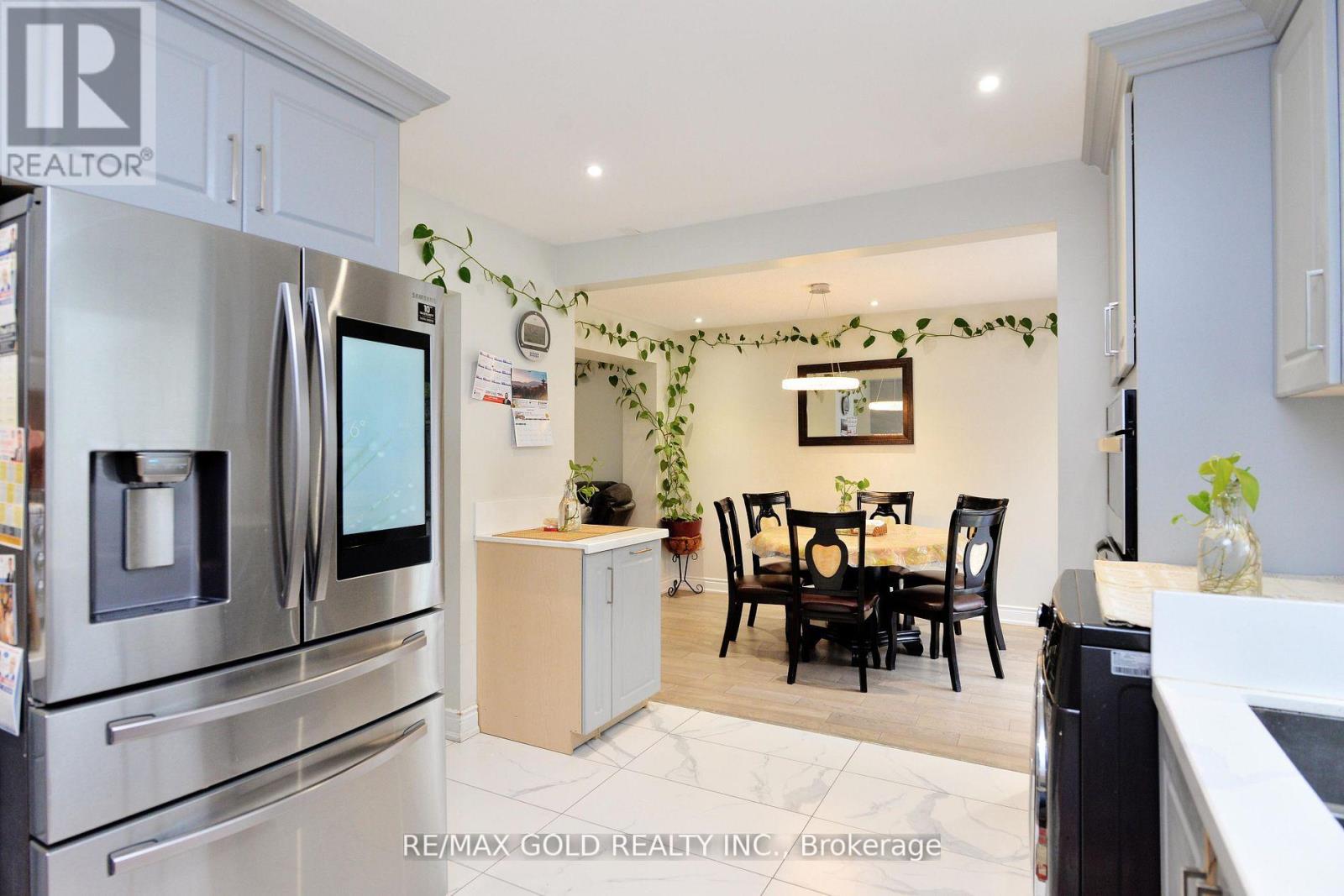 48 GARSIDE CRESCENT - 11
