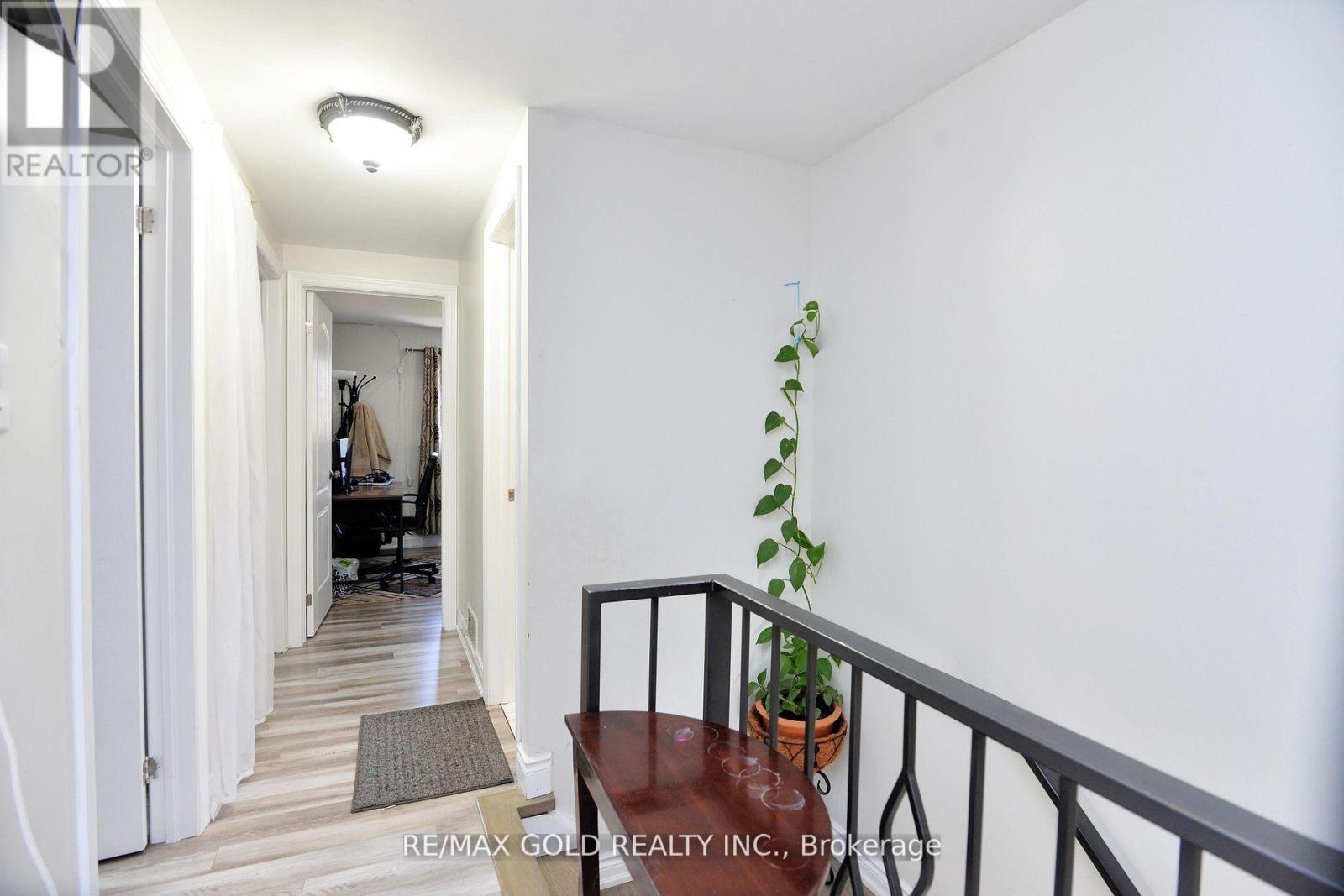 48 GARSIDE CRESCENT - 16
