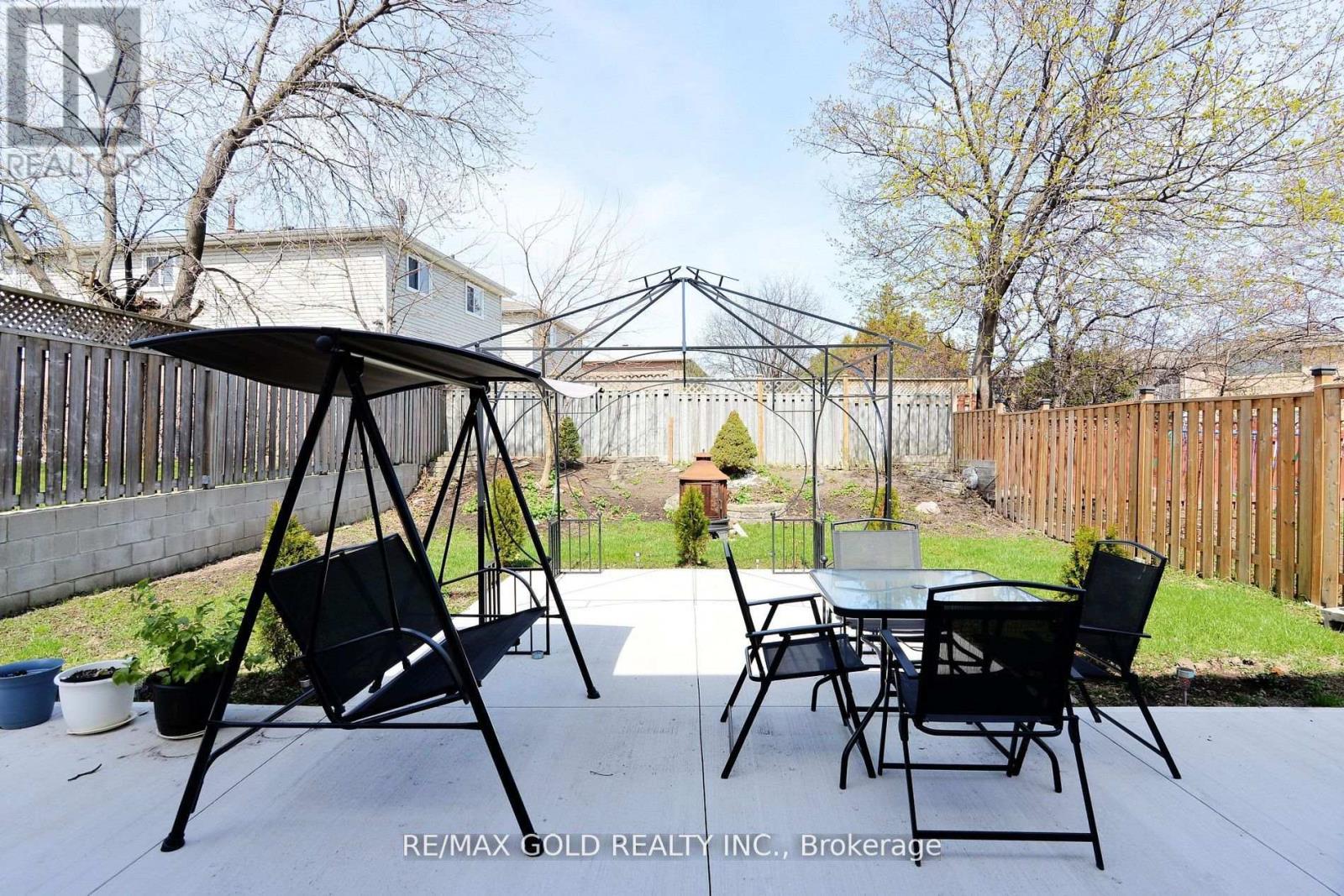 48 GARSIDE CRESCENT - 38