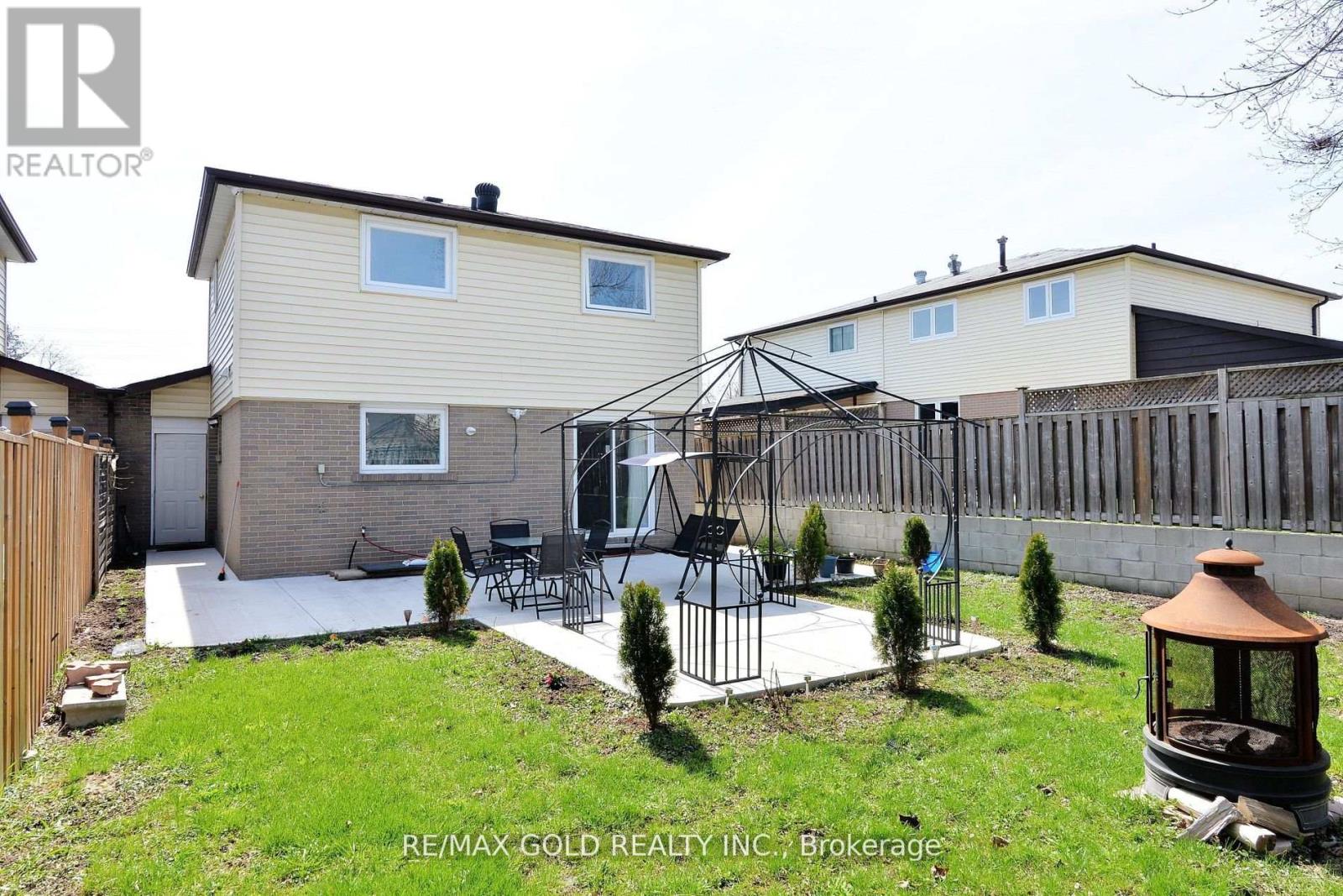 48 GARSIDE CRESCENT - 39