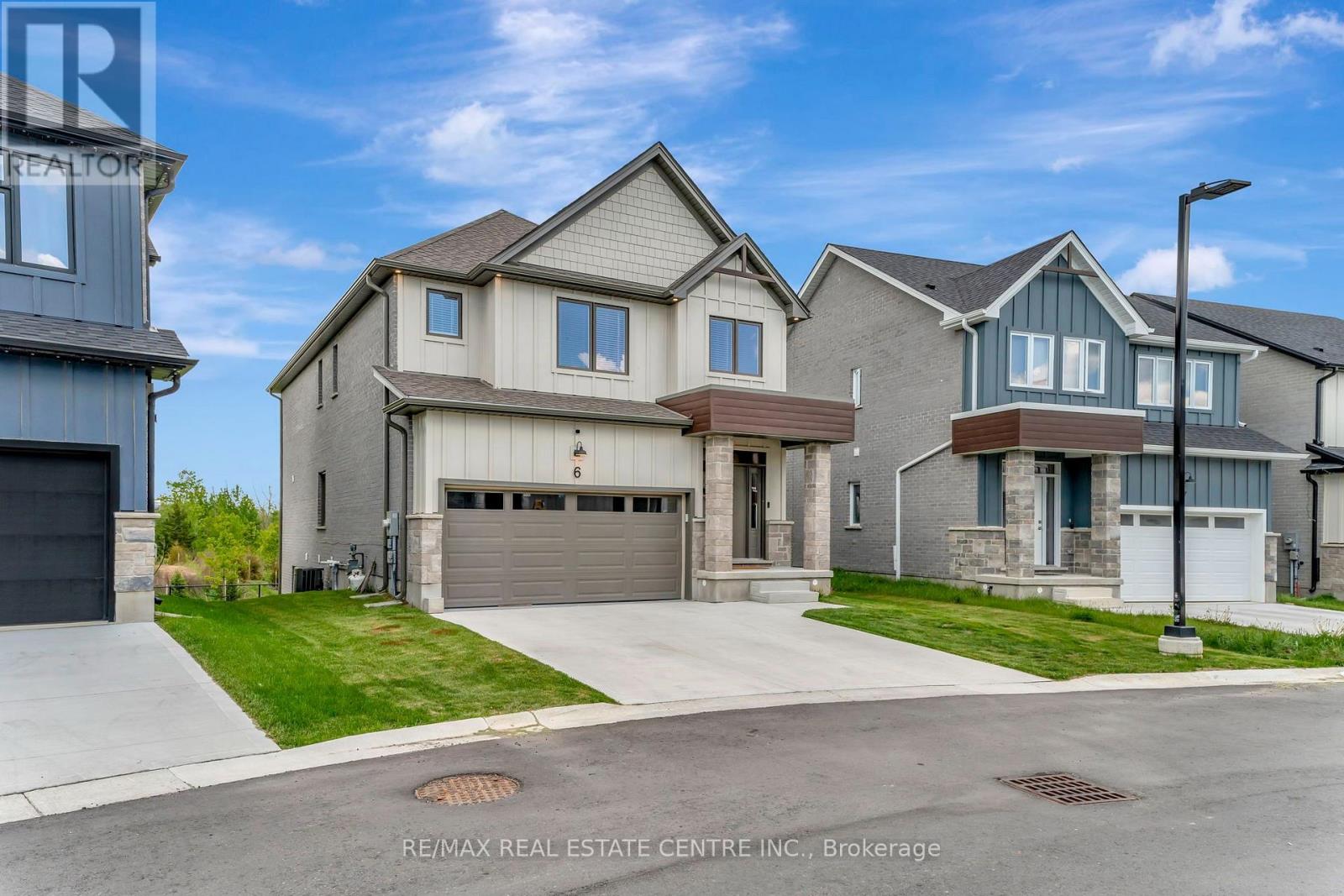 #6 32 FAITH STREET - 1