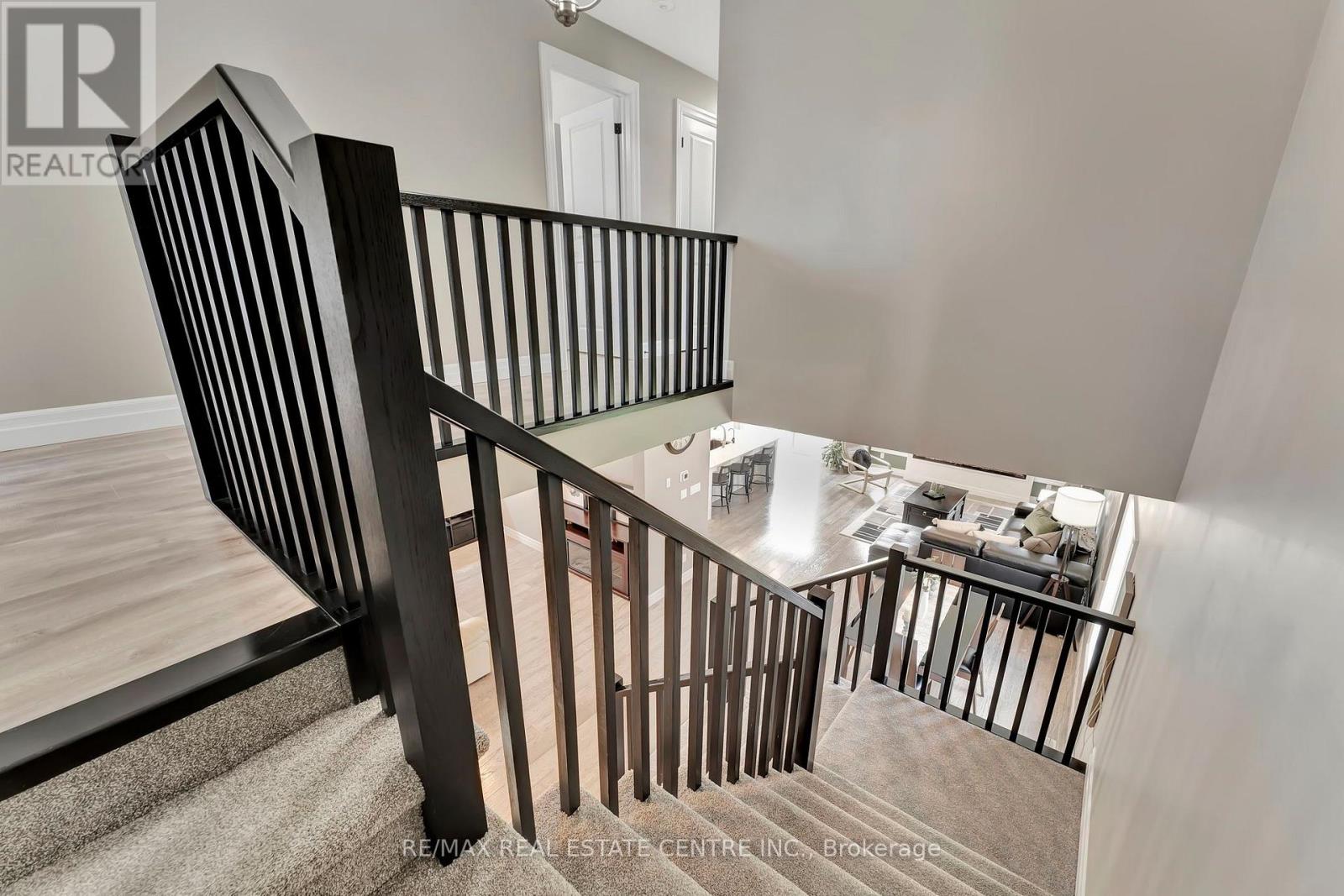 #6 32 FAITH STREET - 18