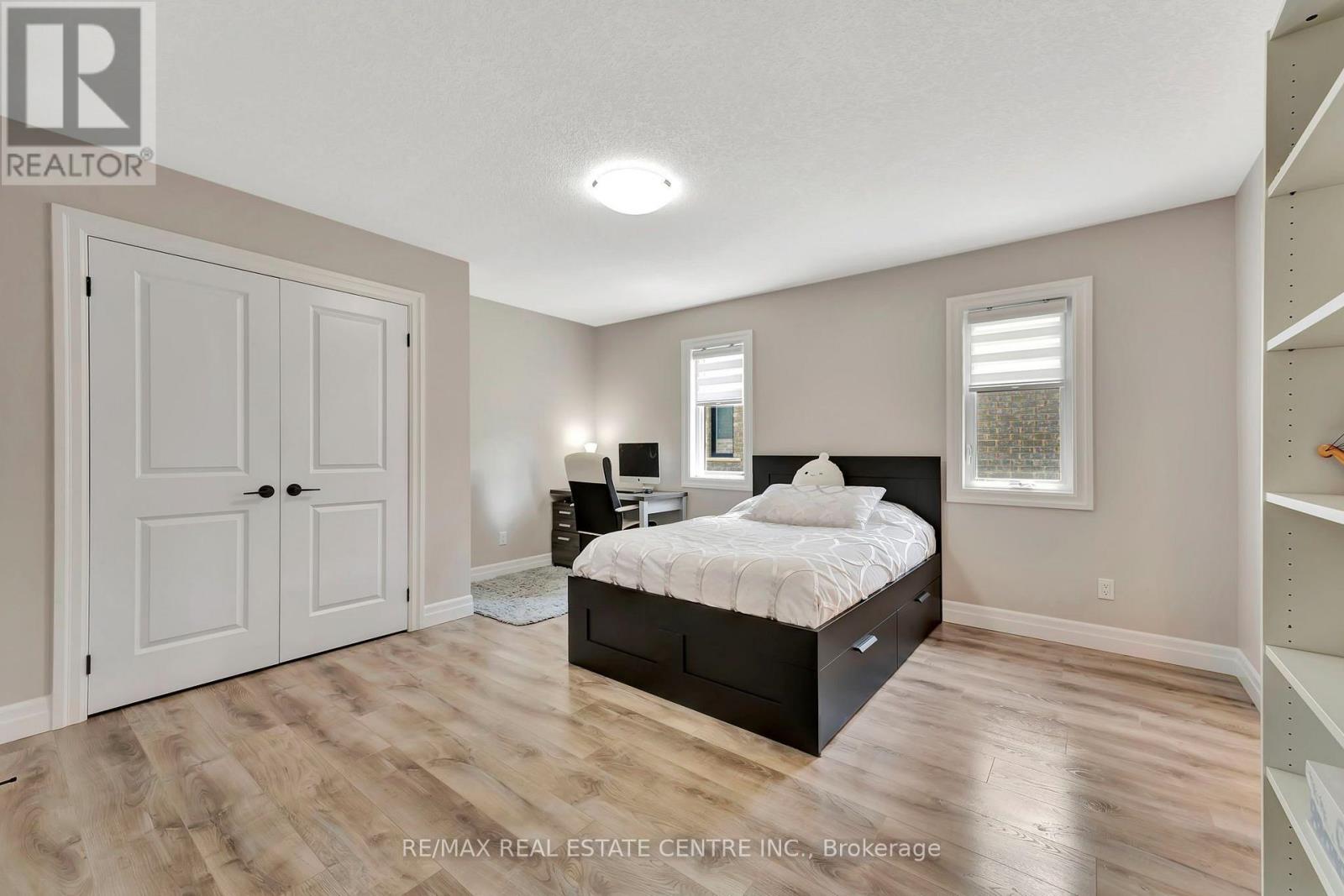 #6 32 FAITH STREET - 25