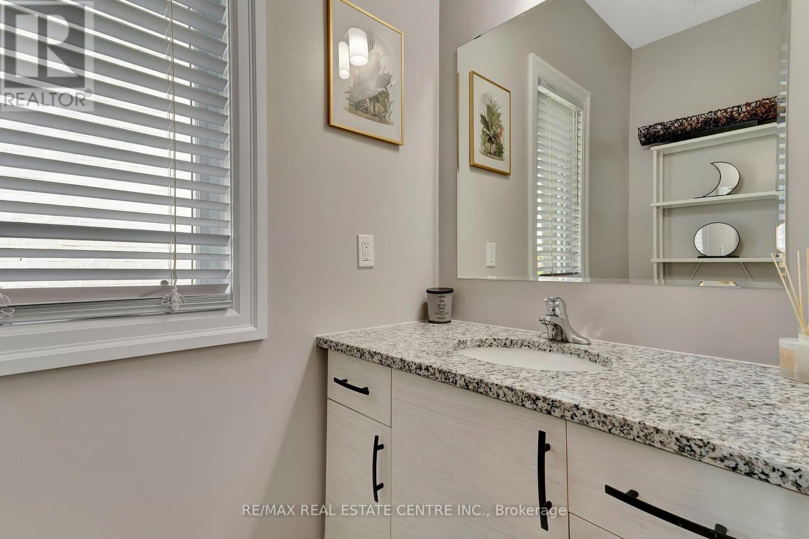 #6 32 FAITH STREET - 28