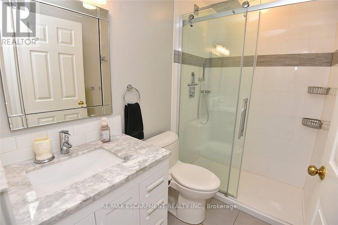 #1 335 GEORGE STREET N - 21