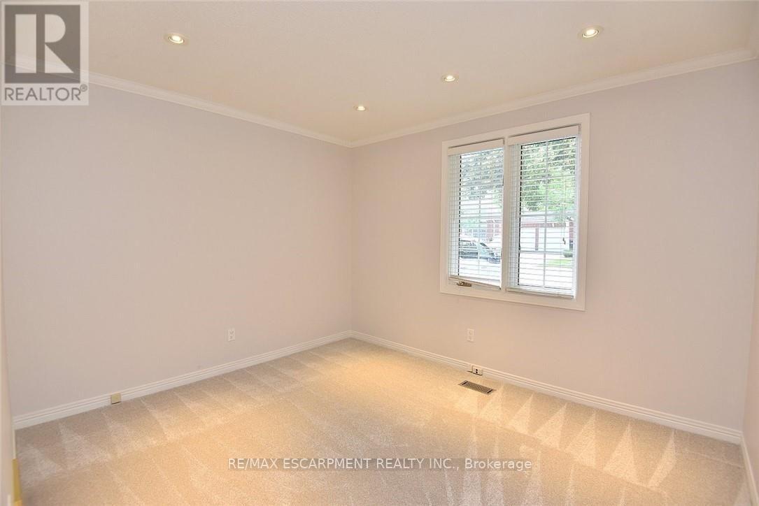 #1 335 GEORGE STREET N - 23