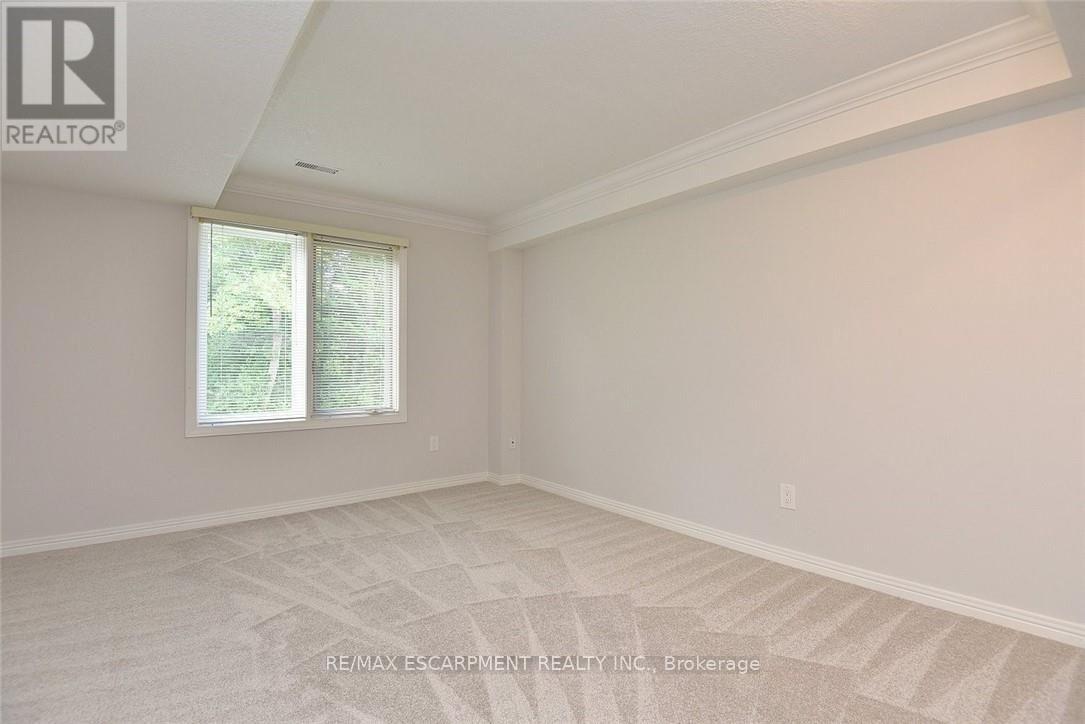 #1 335 GEORGE STREET N - 37