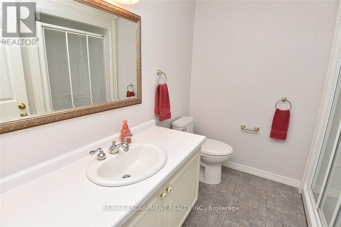 #1 335 GEORGE STREET N - 39