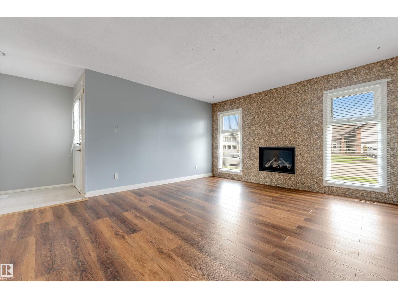 193 WOODVALE RD W NW - 16