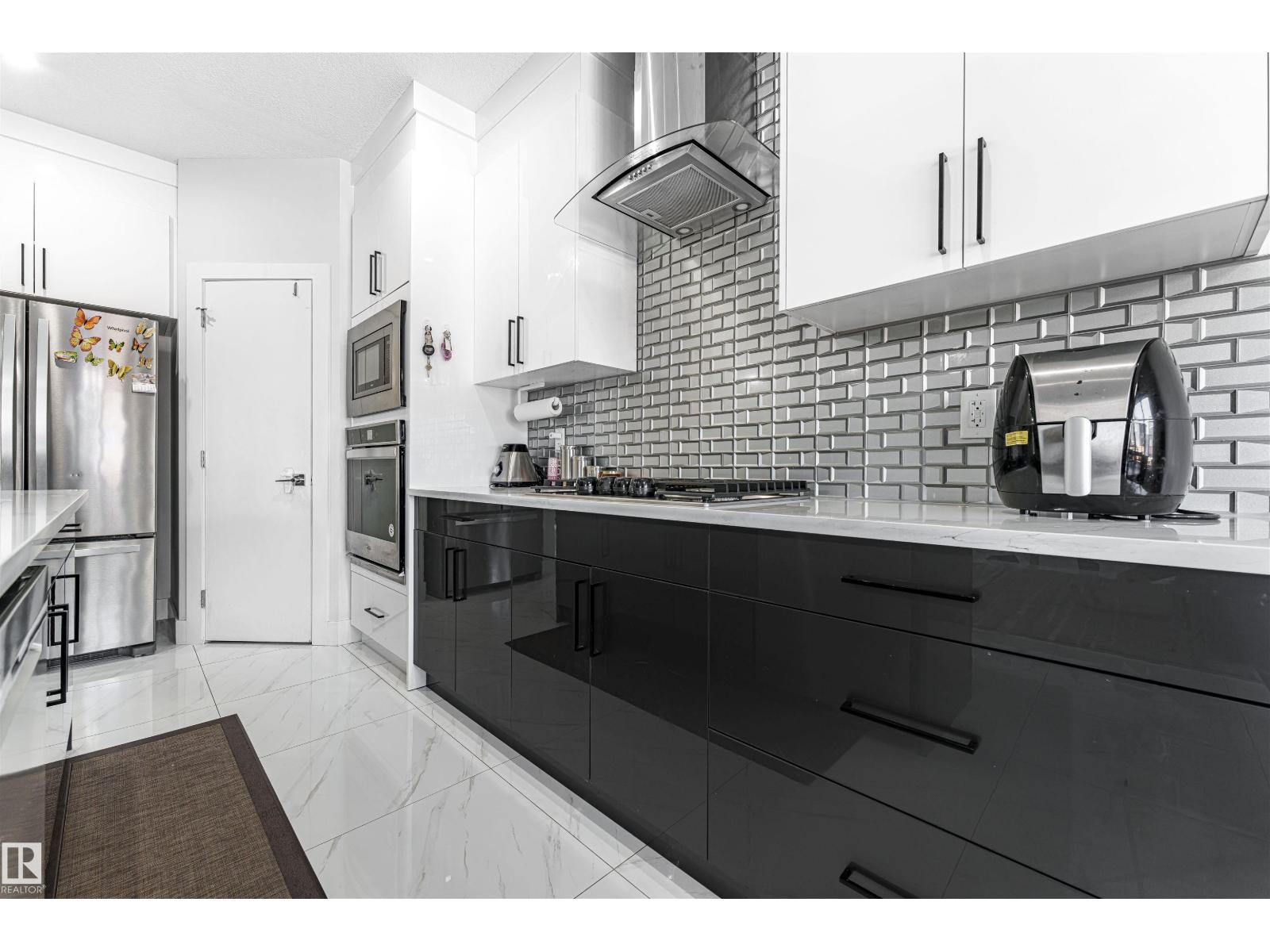 16212 32 AV SW - 14