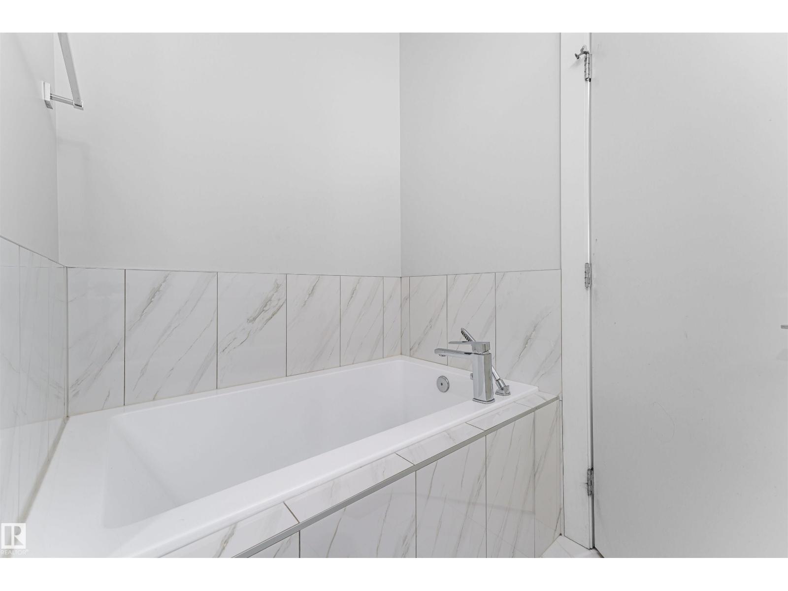 16212 32 AV SW - 25