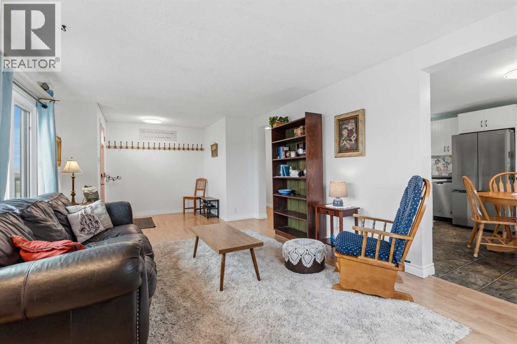 4508 45 Street - 11