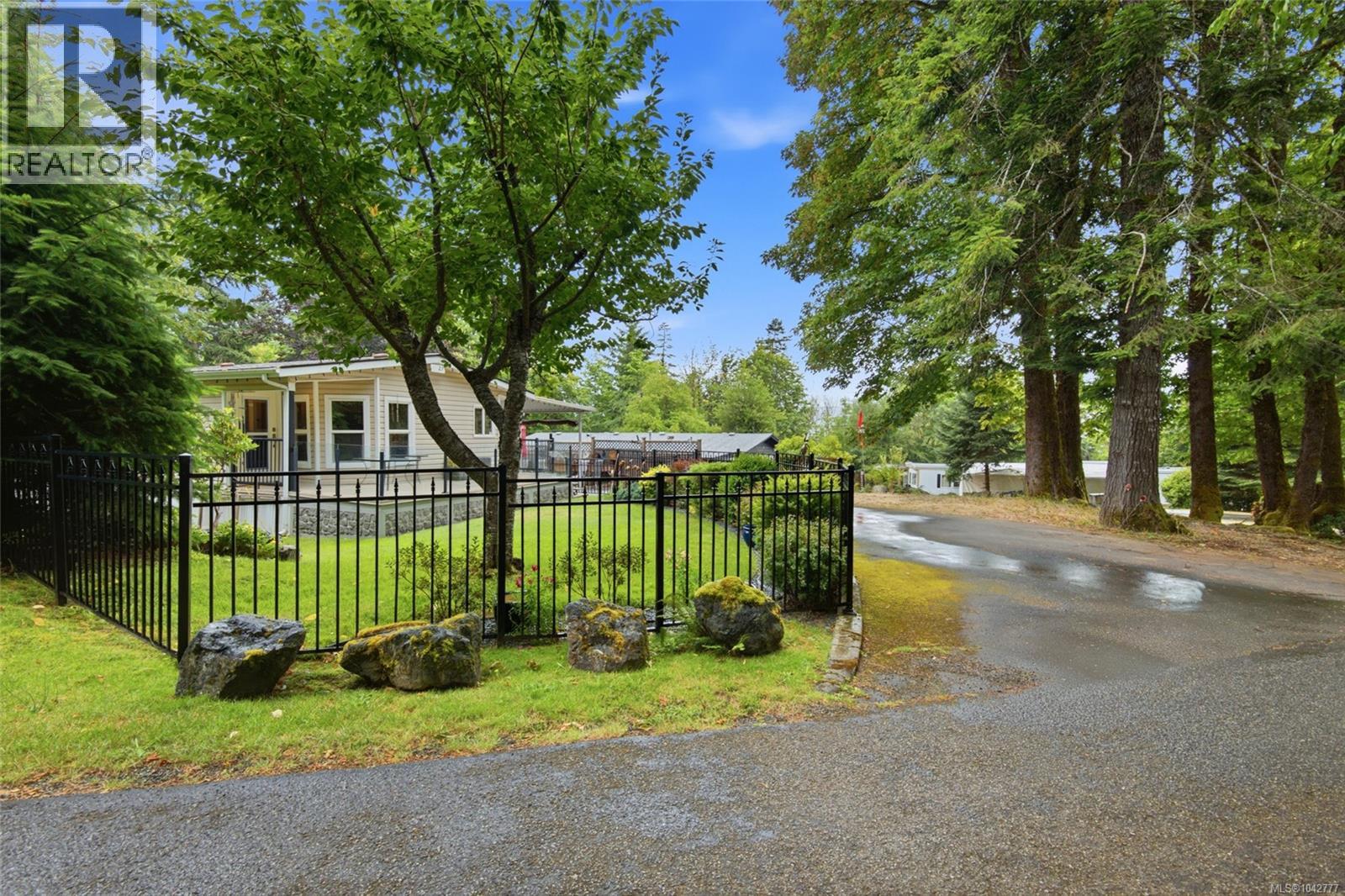 #23 5679 Tomswood Rd - 22