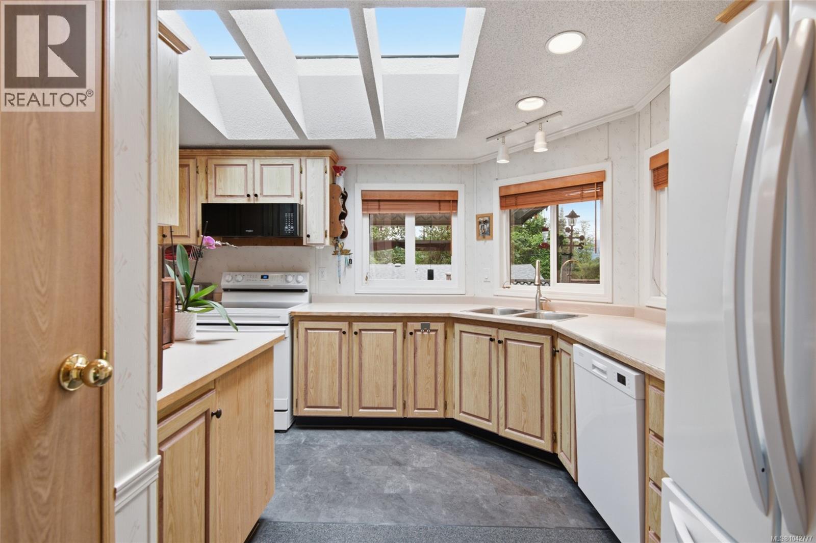 #23 5679 Tomswood Rd - 6