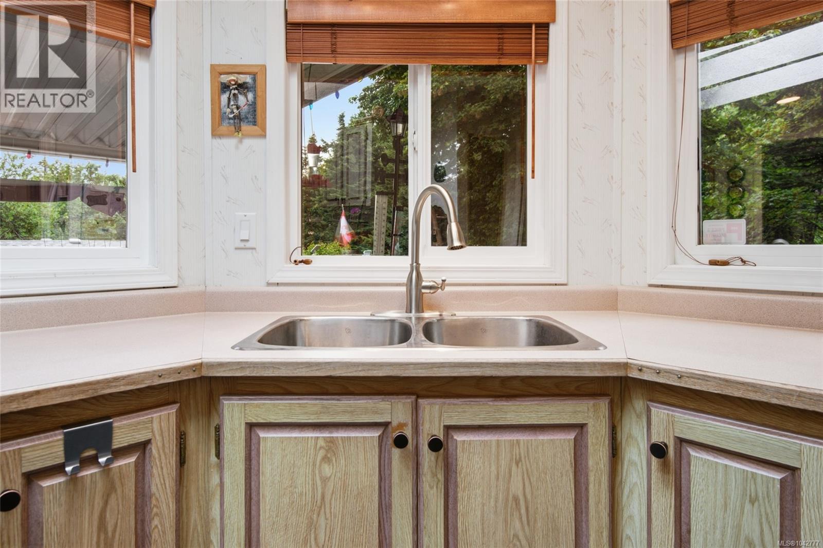 #23 5679 Tomswood Rd - 7