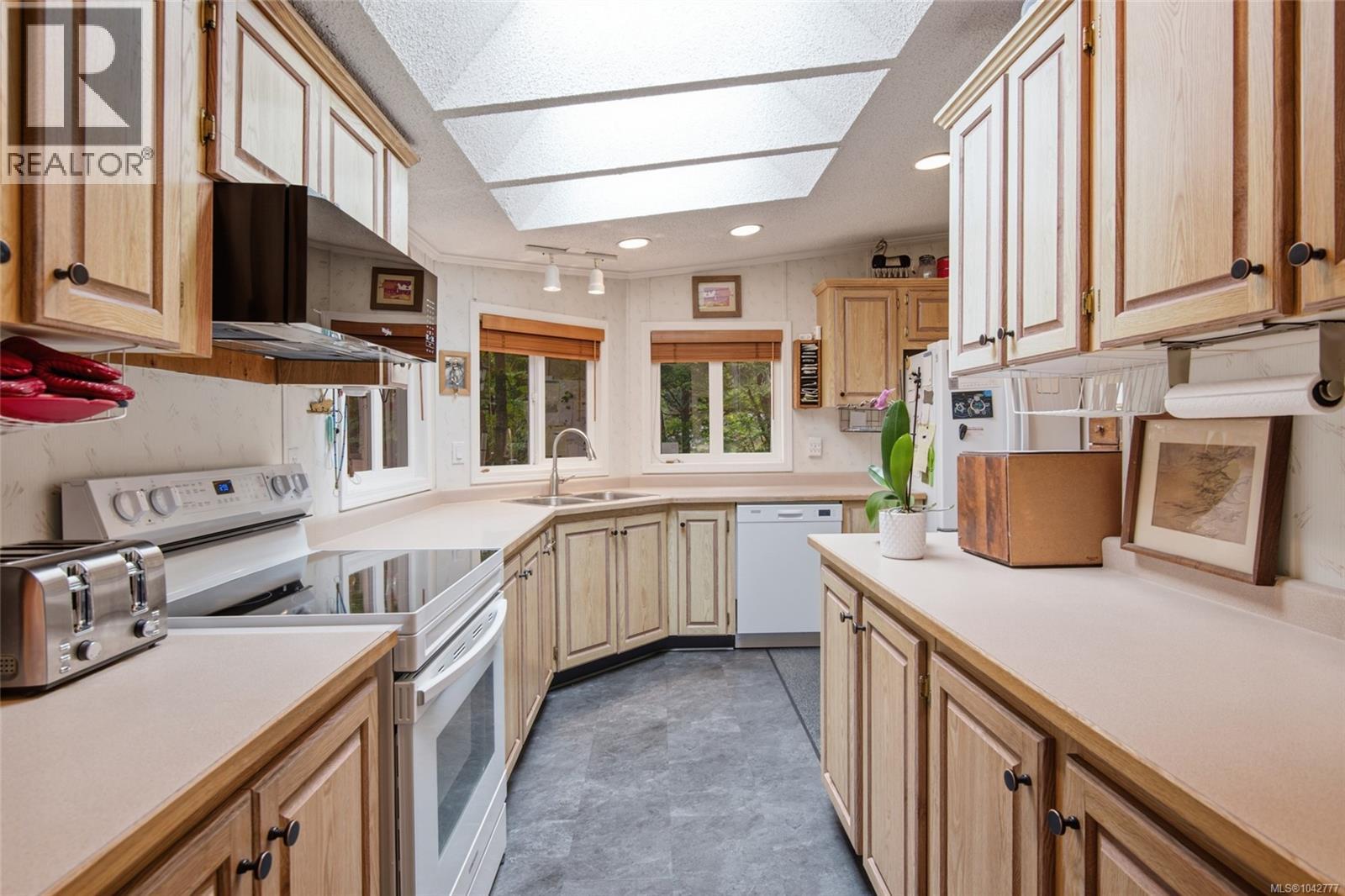 #23 5679 Tomswood Rd - 8