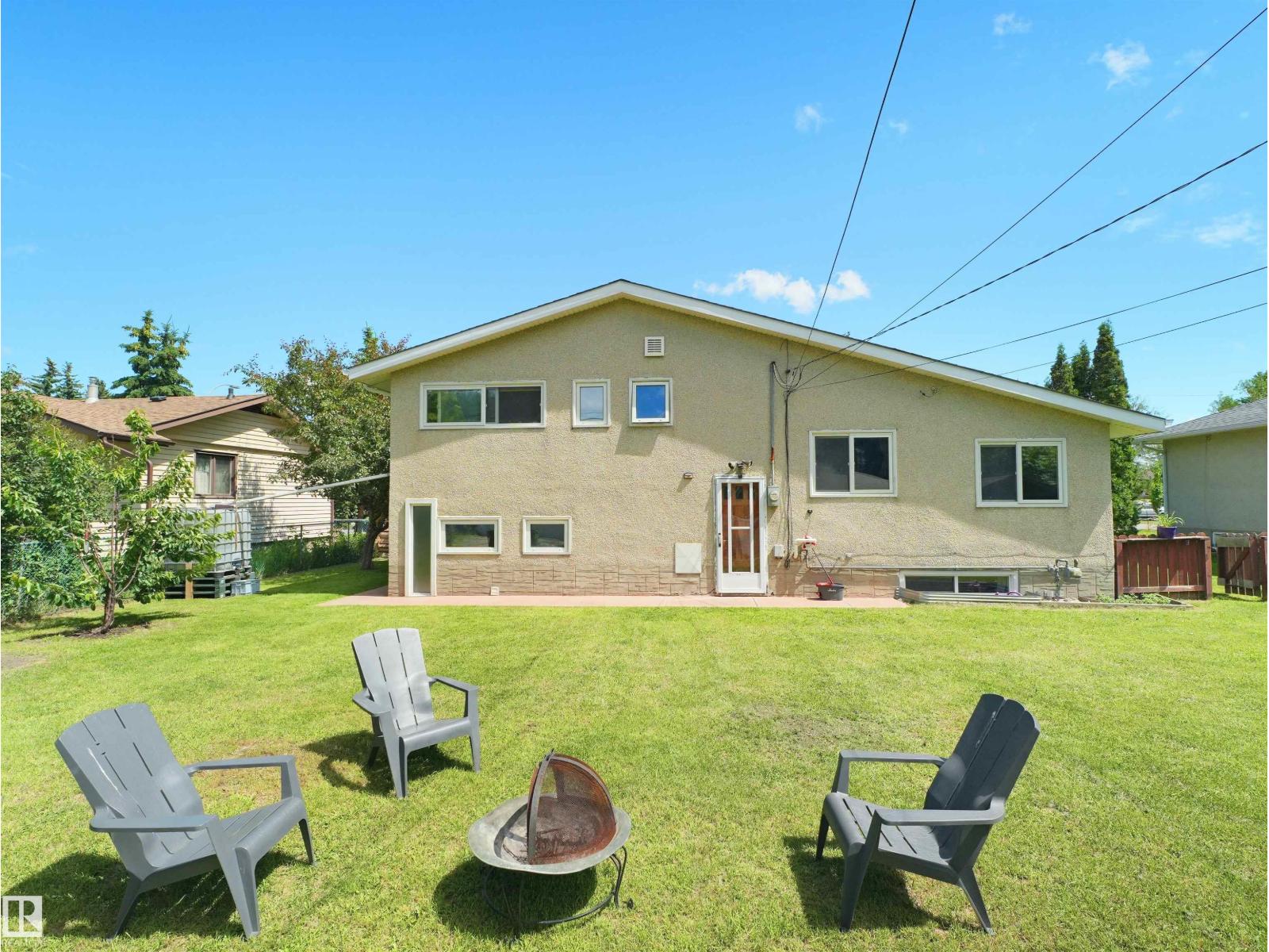 9256 75 ST NW - 6