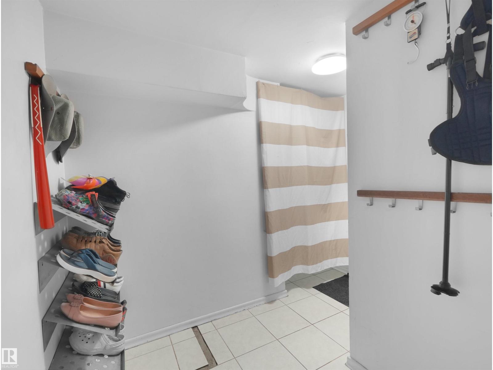 9256 75 ST NW - 33