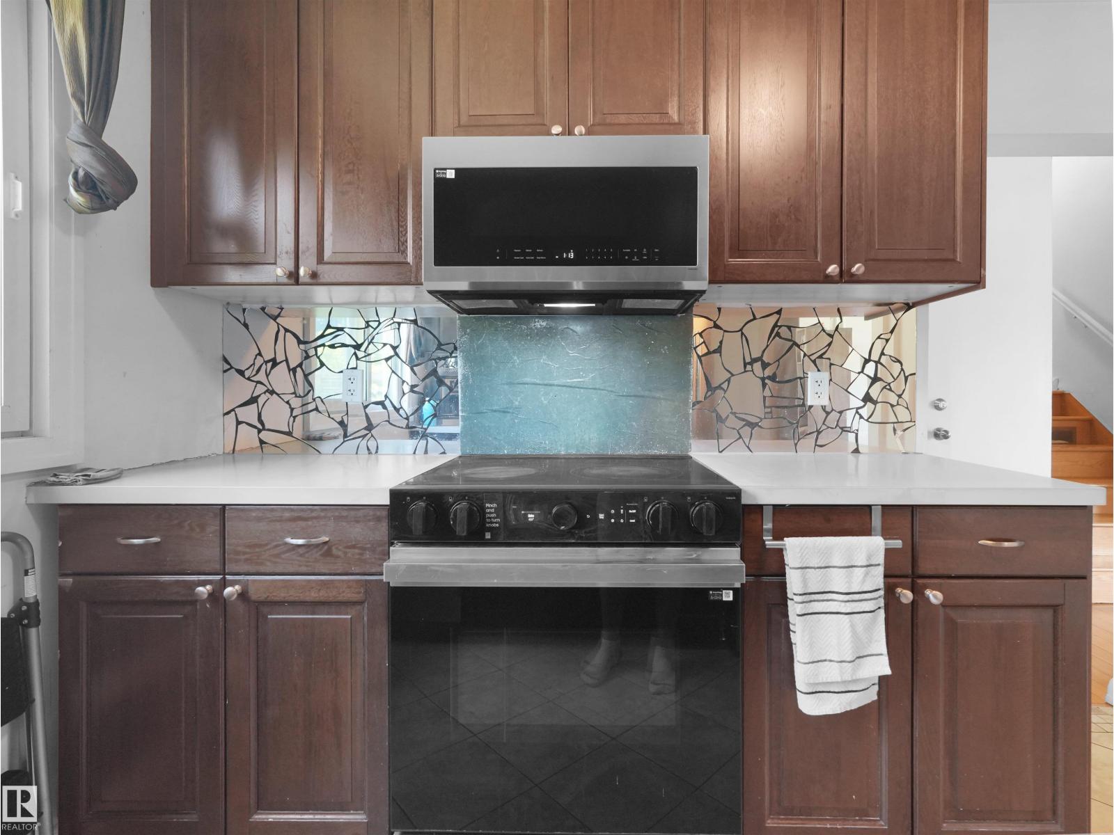 9256 75 ST NW - 19