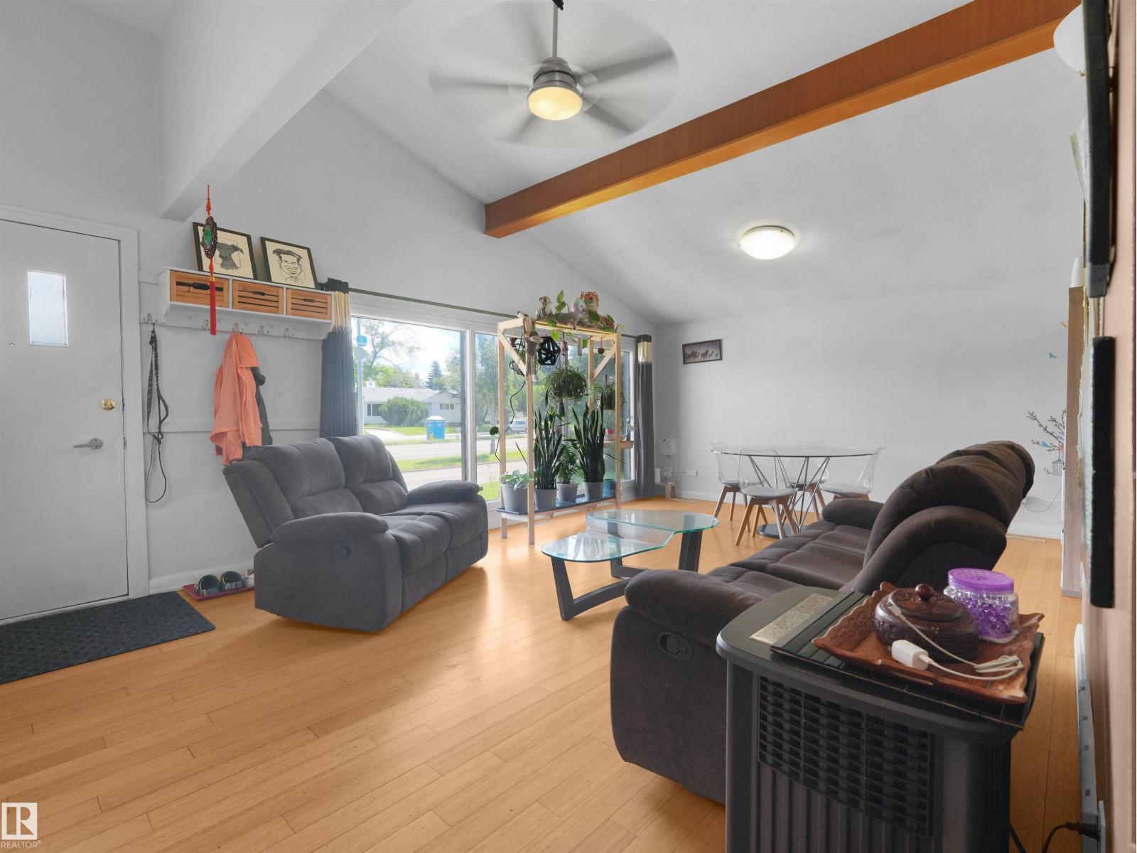 9256 75 ST NW - 11